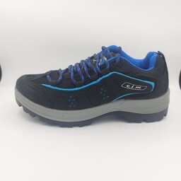 کفش کتانی مناسب کوهنوردی و پیاده روی و طبیعت گردی ضد آب و مقاوم در سرما و گرما طرح هیلاسی رنگ مشکی آبی