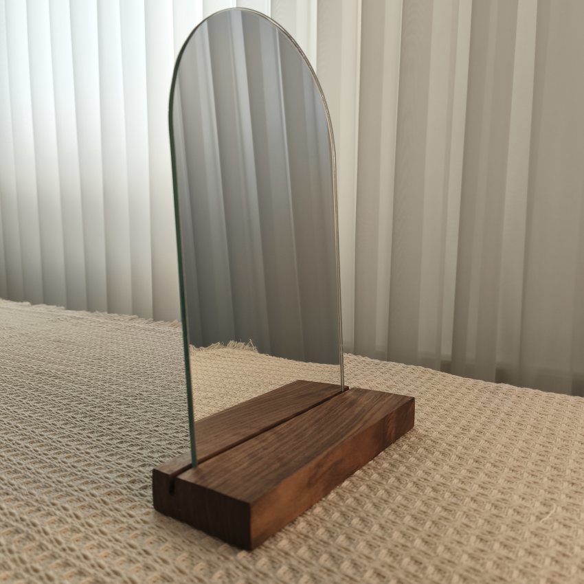 آیینه رومیزی گنبدی با پایه چوب گردو کد 157