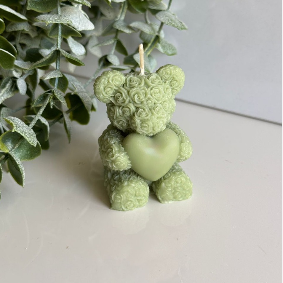 شمع خرسی قلب به دست