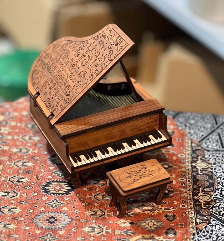 ساز پیانو رویال و درام مینیاتوری (پست پیشتاز پس کرایه)