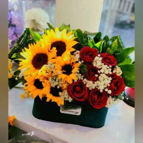 خرید باکس گل آفتابگردان برای برادرزاده 30480