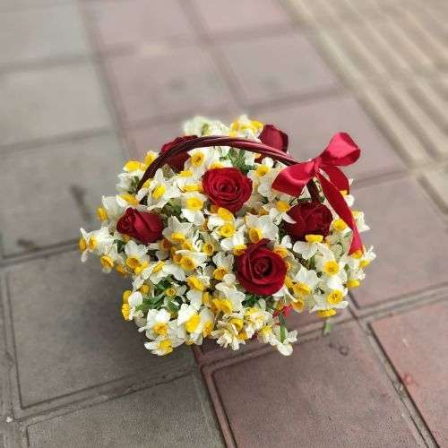 باکس با گل نرگس 20411