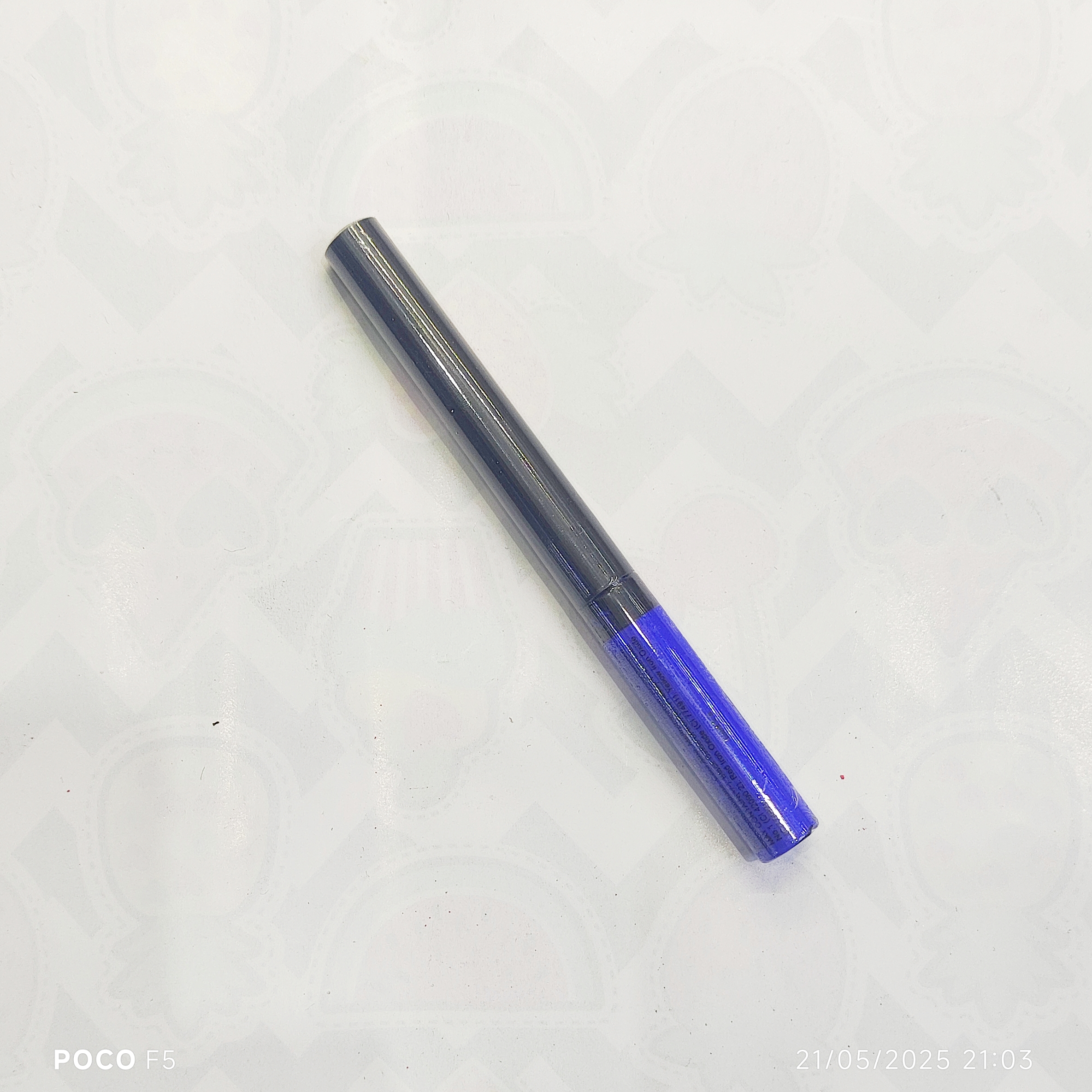 خط چشم مویی سرمه ای