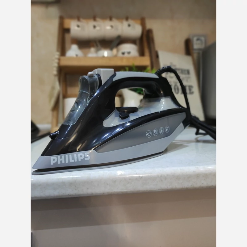 اتو بخار فیلیپس با بخاردهی و گرمای عالی وکفی نانوسرامیک وچرخش سیم 360درجه بارنگ بسیار زیبا وشیک ارسال رایگان