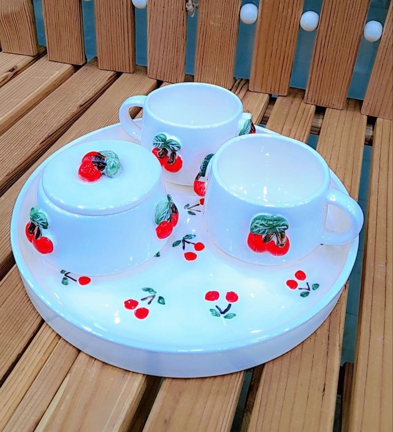 ست چایخوری برجسته آلبالو (پست پیشتاز پس کرایه)