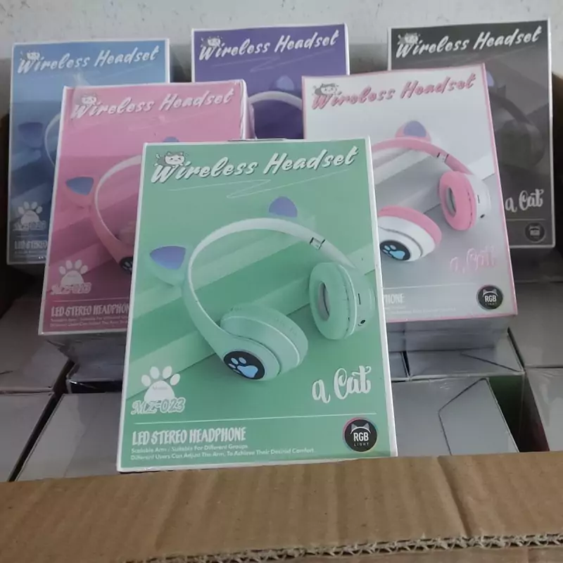 هدفون گربه ای باتری تقویتی چراغ دار هفت رنگ mz 023 هدست عروسکی پنجه گربه پک دار وکیوم Mz023