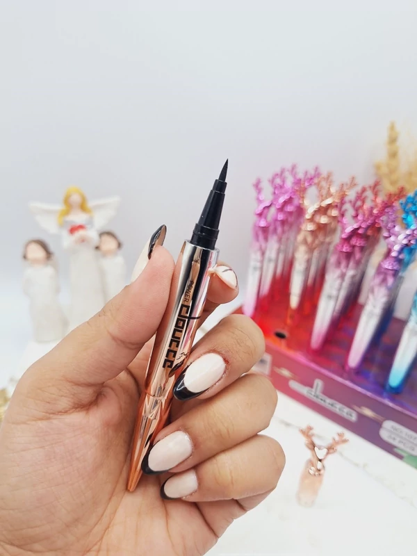 خط چشم مدل گوزنی 