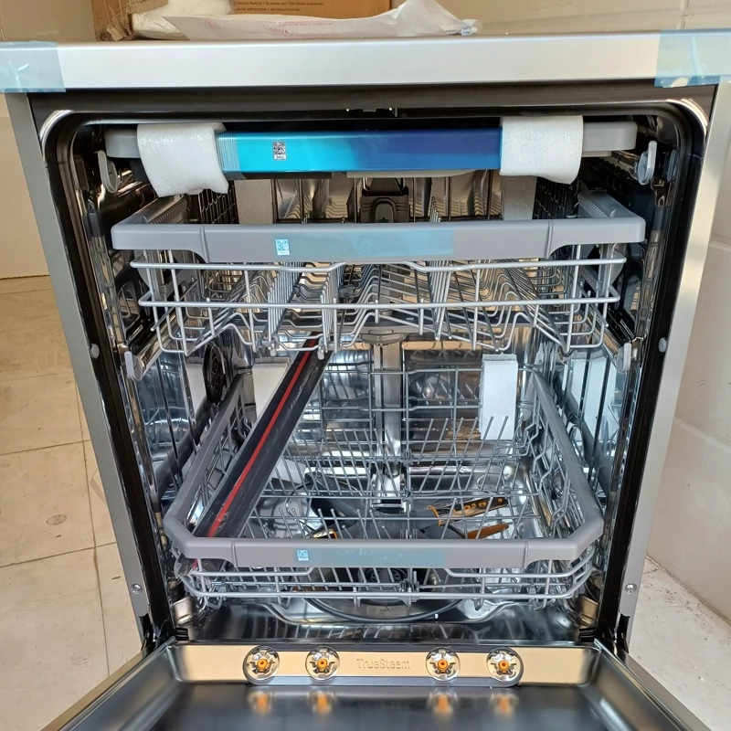 ماشین ظرفشویی ال جی کره 15 نفره تمام اتومات 3طبقه بخارشور دار