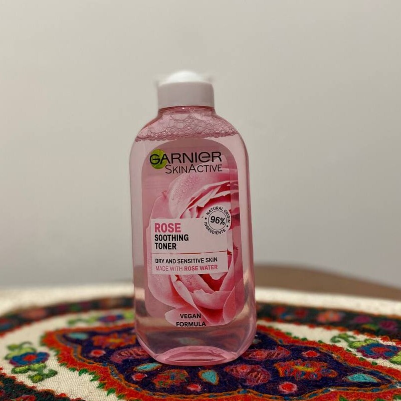 تونر گارنیر مدل گل رز مناسب پوست خشک و حساس حجم 200 میل