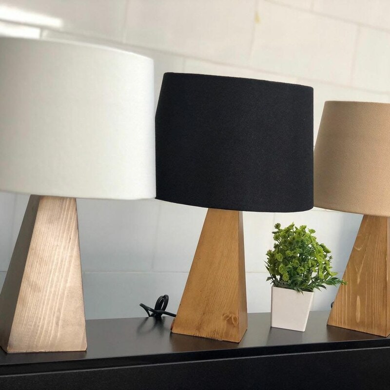 آباژور رومیزی سه پایه چوبی با رنگبندی کلاهک و ارسال پس کرایه