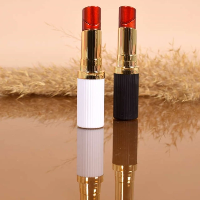 فندک  مدل رژلب