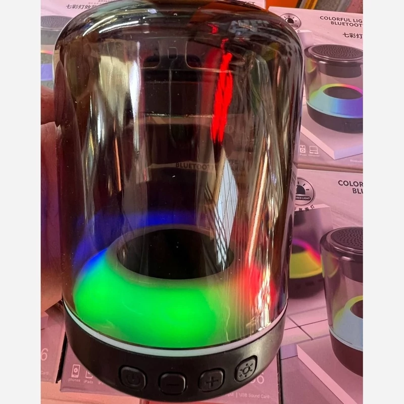 اسپیکر  مدلYD66  رم خور . فلاش . بلوتوث و رادیو AUX کیفیت صدا و باطری فوق العادە رنگبندی تعداد موجود