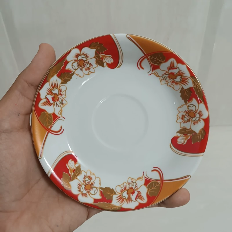 نعلبکی چینی مارک نسترن مدل گل قرمز بسته 6 عددیجدید