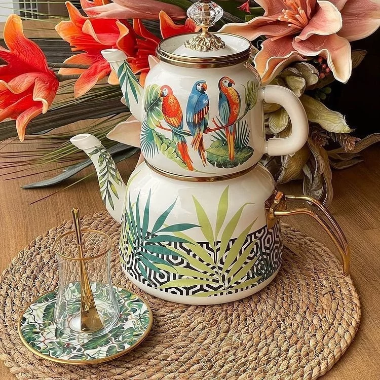  کتری لعابی  و قوری چینی  برند Miss Betty