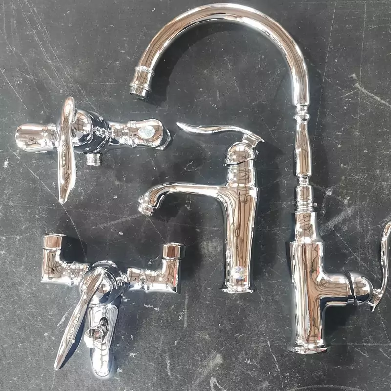 ست شیرالات ساختمان رنگ کروم مدل بامبو بهمراه علم دوش دوکاره و شلنگ جنس درجه 1 و استاندارد 