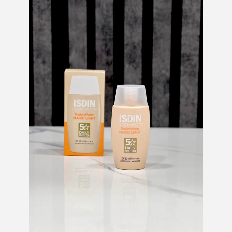 ضد آفتاب ایزدین مدل فیوژن واتر مجیک رنگ لایت Fusion Water Magic حجم 50 میل