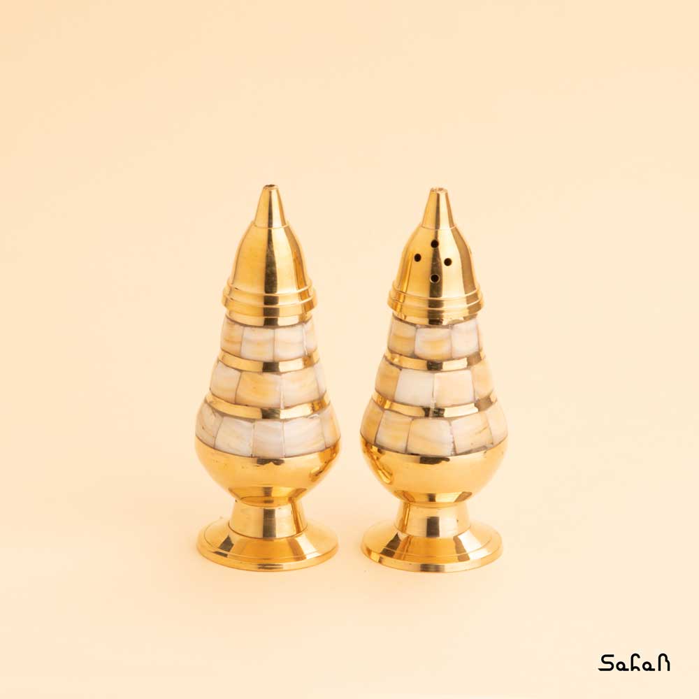 ست دوتایی نمکدان و فلفل دان برنجی صدفی (یک عدد نمکدان ، یک عدد فلفل دان)