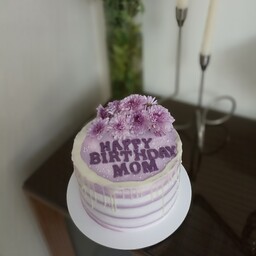 کیک مینیمال بنفش با دیزاین گل طبیعی و فیلینگ دست ساز خانگی (ارسال از طریق اسنپ یا تحویل حضوری توسط مشتری)