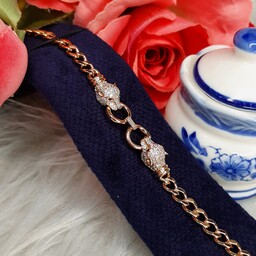 شیکترین و زیباترین دستبند زنانه پلنگ دو سر آبکاری طلای 18 عیار  نگین دار بسیار لوکس