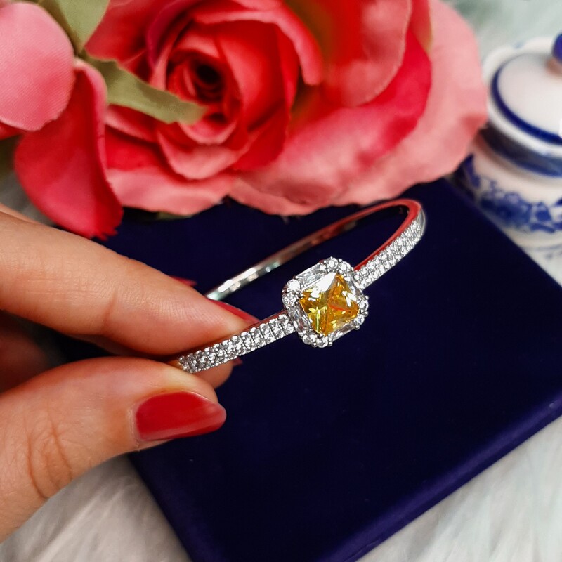 شیکترین و زیباترین دستبند نگین دار دخترانه و زنانه بسیار زیبا و شکیل آبکاری طلا