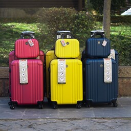 چمدان دو عددی نشکن  به همراه کیف آرایشی برندMR