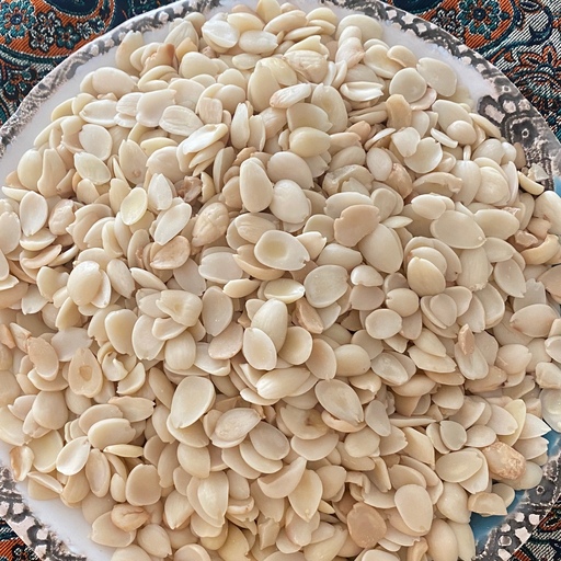 لب لبو (تندچه خوانساری هسته زردآلو  )500 گرمی با طعم عالی برای داخل آجیل