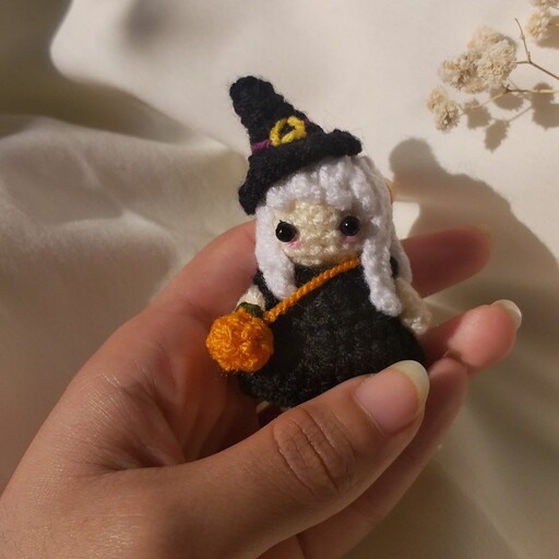 جاسویچی عروسکی طرح هالووین.جادوگر دختر هالووینی