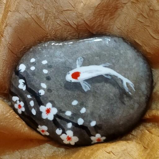 نقاشی روی سنگ  ،  طرح ماهی ژاپنی 3