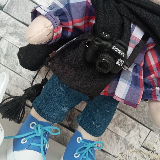 عروسک روسی خانم عکاس همراه با دوربین عکاسی 30 سانتی 