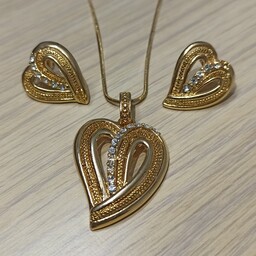 نیم ست گردنبند و گوشواره طرح طلا نگین دار مدل قلب (بدلیجات محلسی) رنگ طلایی