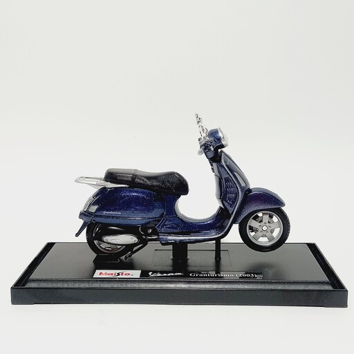 ماکت موتورسیکلت وسپا مدل Vespa 946 Granturismo 2003 برند مایستو مقیاس یک به هجدهم 