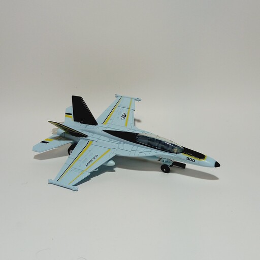 ماکت فلزی هواپیما جنگنده F 18 رنگ سفید  مقیاس یک به صد و بیست عقبکش 