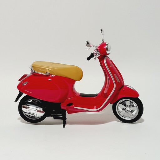 ماکت فلزی موتور سیکلت وسپا Vespa  رنگ قرمز مقیاس یک به دوازده طول 15 سانتی متر