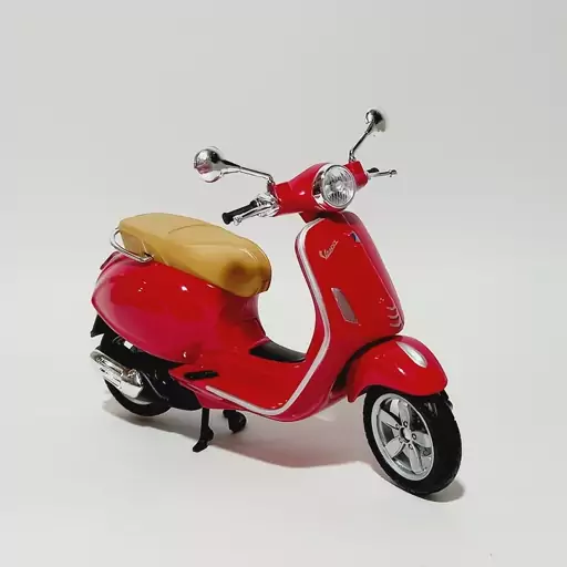 ماکت فلزی موتور سیکلت وسپا Vespa  رنگ قرمز مقیاس یک به دوازده طول 15 سانتی متر