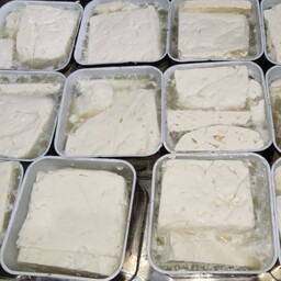 پنیر اصل گوسفندی لیقوان  بارالی ، تولیدی احد اشرفی ، سفید و پرچرب