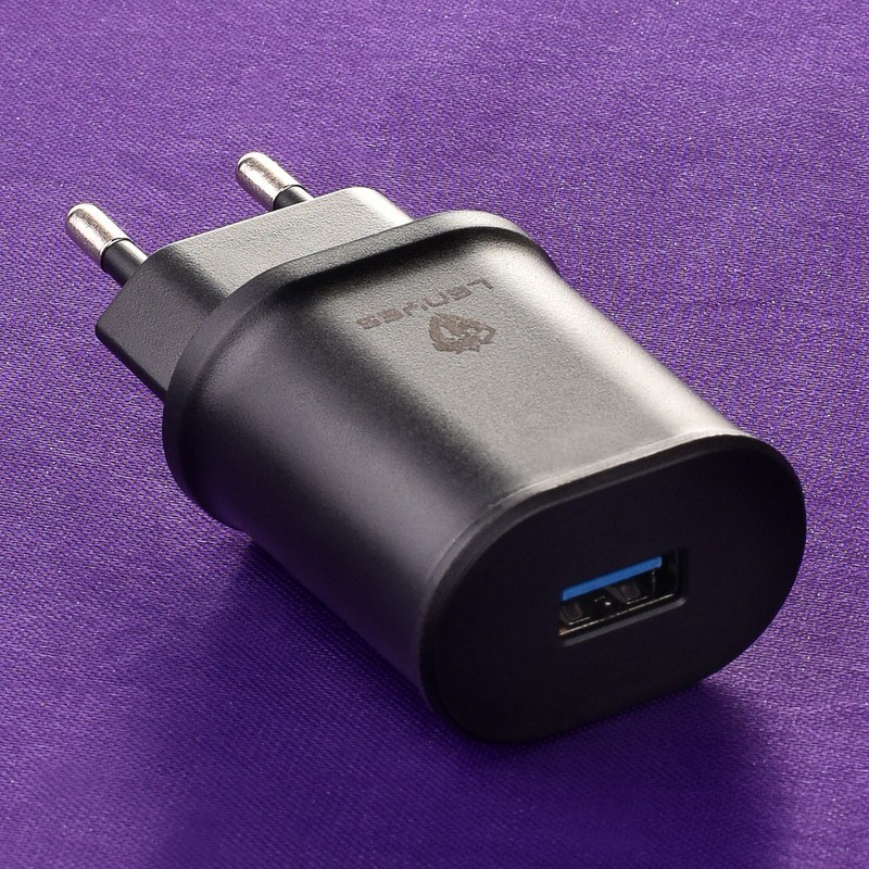 شارژر دیواری لنیز مدل LCH075-EU به همراه کابل Micro USB