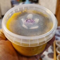 حلوای زعفرانی 250 گرمی با طعم و خوش عطر و استفاده از بهترین مواد و صدرصد خانگی 
