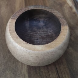 کاسه چوبی از جنس گردو با روغن های گیاهی پوشش داده شده به قطر 10cm 