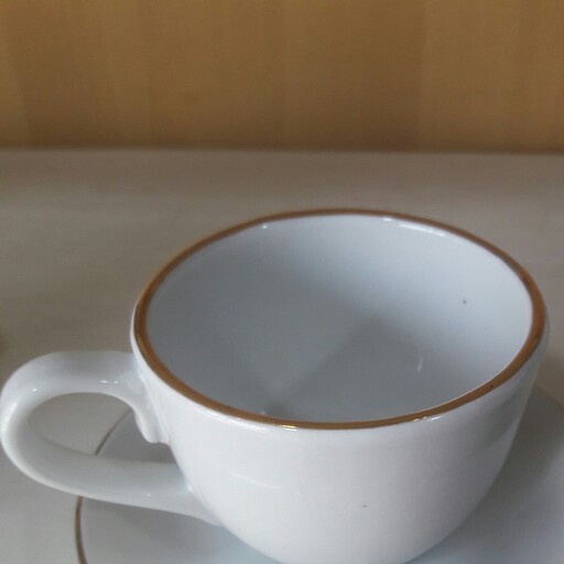 سرویس 12 پارچه چای  خوری چینی خط طلا دانمارکی مقصود  بسیار با کیفیت  شستشو با ماشین ظرفشویی قابلیت ماکروویو  و فر 