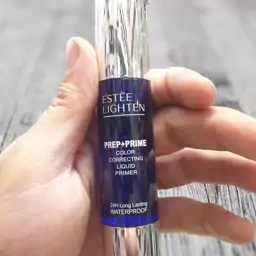 پرایمر زیرساز آرایشی پمپی استی لایتن 
Estee lighten primer (30 میل)

