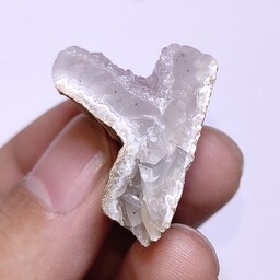 راف آمیتیست راف آمیتیس سنگ آمیتیست سنگ آمیتیس صد در صد طبیعی و دست نخورده با فُرم خیلی خاص مناسب هدیه کلکسیون کد RA38