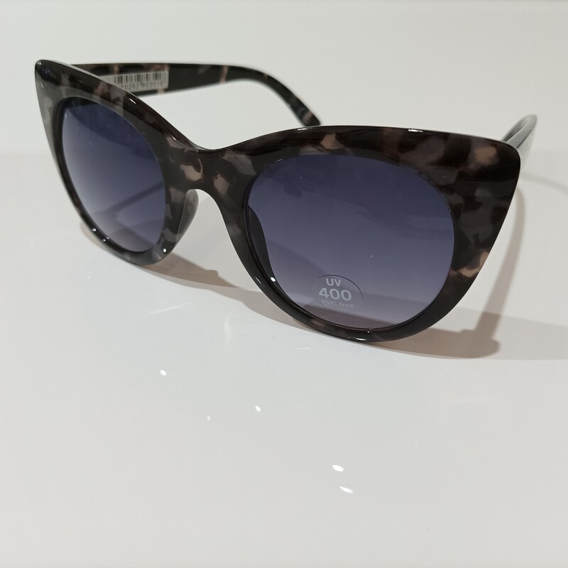 عینک آفتابی زنانه گربه ای کد 546 محصول شرکت beeline آلمان UV400 برند I AM به همراه شناسنامه محصول