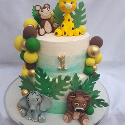 کیک دو طبقه طرح حیوانات جنگلی دستساز  با تزیین فوندانت،فیلینگ موز و گردو و نوتلا،وزن 3 کیلو