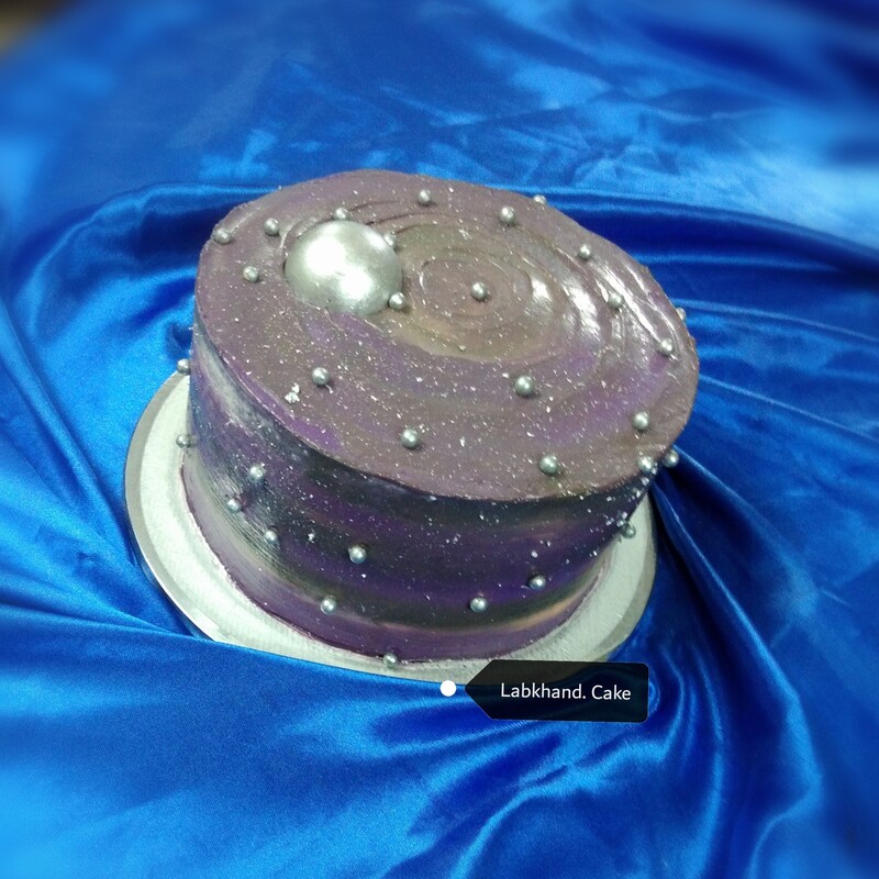 کیک کهکشانی دو کیلویی فیلینگ موز و چیپس شکلاتی 