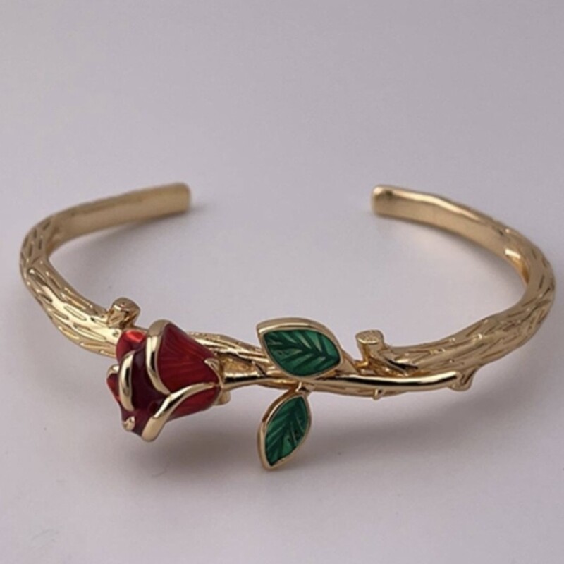 دستبند بنگل  زنانه دیو دلبربارنگ ثابت و کیفیت عالی با آبکاری طلا