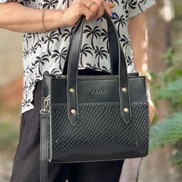 کیف زنانه زارا دو دسته مشکی با طرح های چرم مختلف سایز متوسط