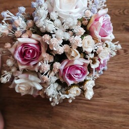 دسته گل مصنوعی عروس ترکیبی از گل های ملیح با بهترین متریال با قابلیت شست و شو و ماندگاری بالا