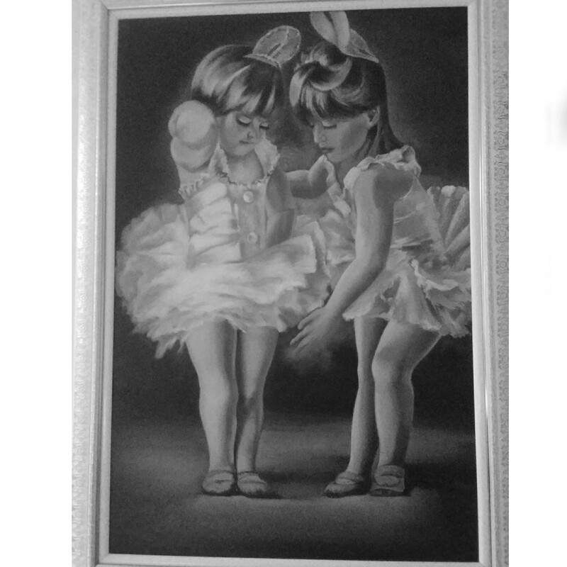 تابلو نقاشی پرتره دختران باله رنگ روغن سیاه و سفید روی بوم ابعاد صد در هفتاد سانت
