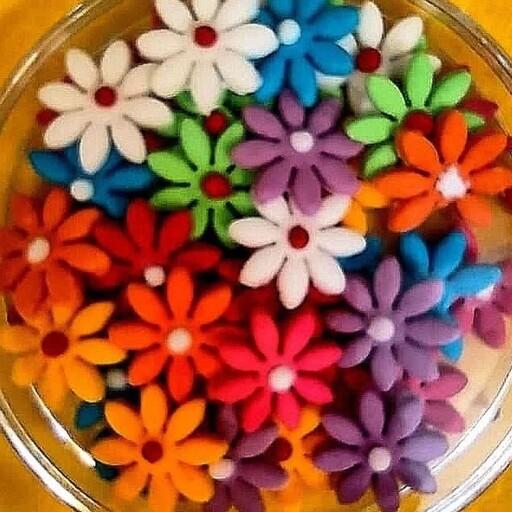 قند تزیینی فوندانتی مدل گل مینا در رنگهای متنوع مناسب کیک و کاپ کیک ژله و قندون 