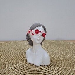 مجسمه دکوری سردیس دختر  با چشم بند گل پلی استر  رنگ شده کار دست